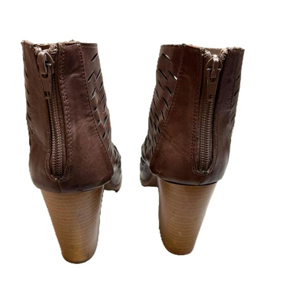 Qupid Perforated Angle Booties Boots  Brown size 8 - Picture 16 of 16